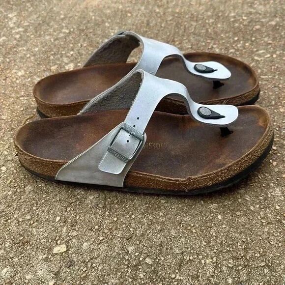 Birkenstock Gizeh Silver Metallic Sandals Women’s Size 41 - Picture 3 of 13